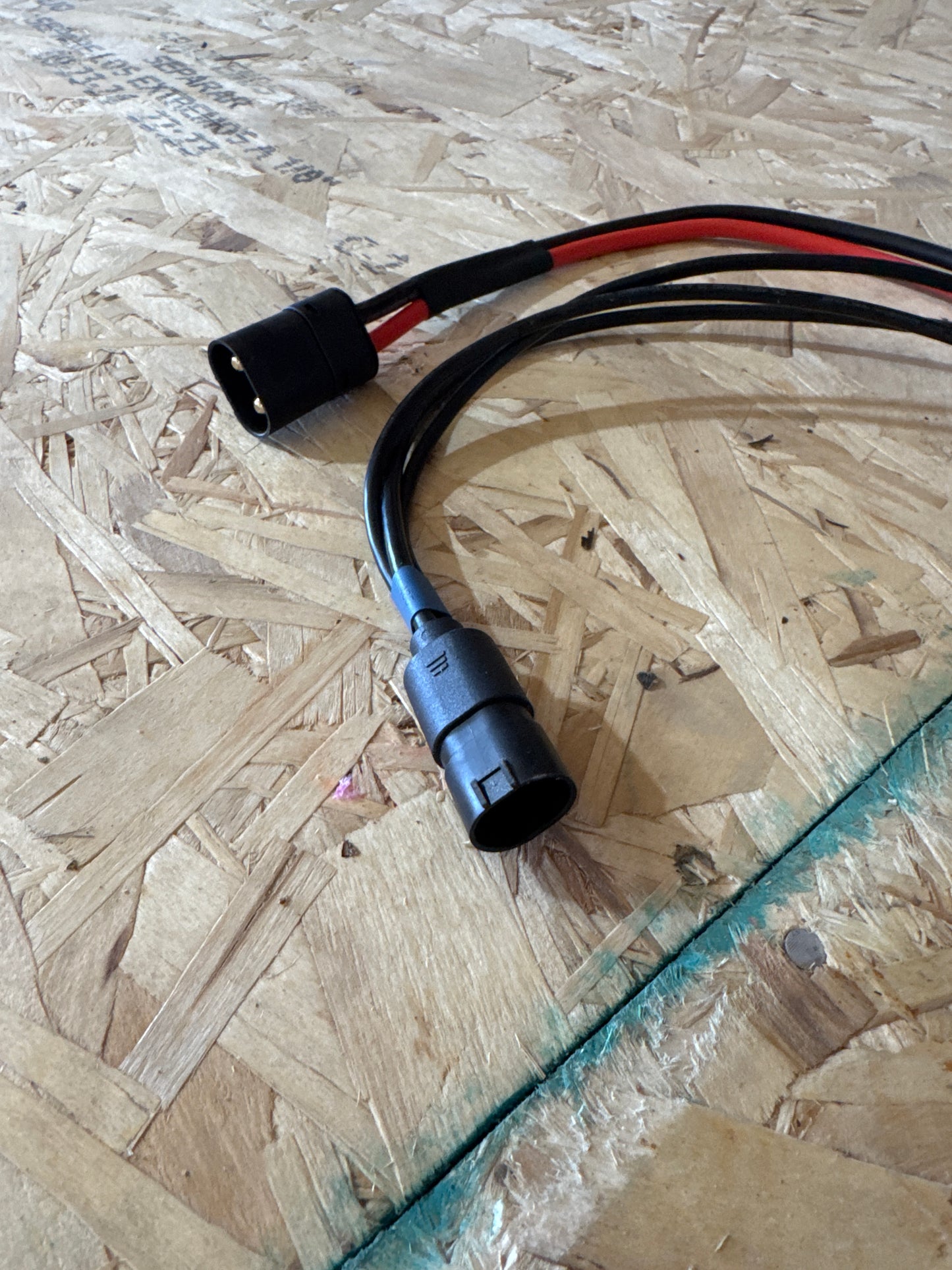J100 power supply signal line